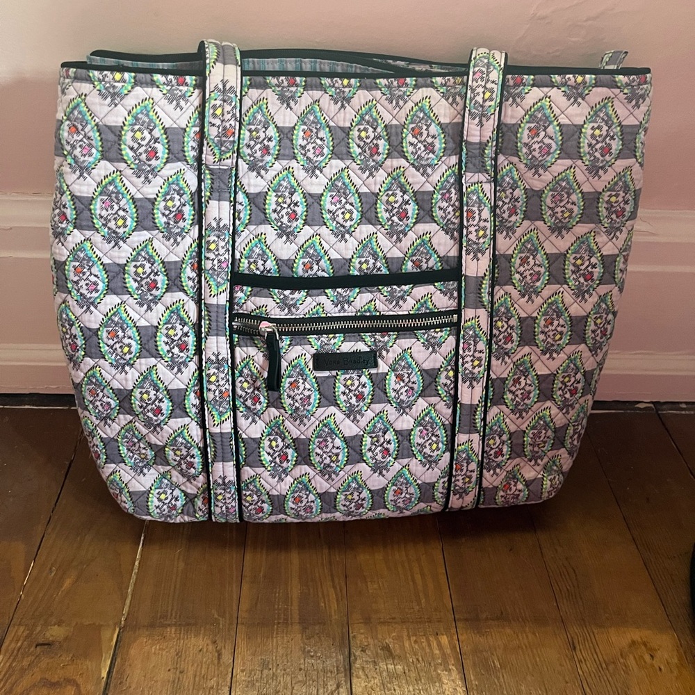Vera Bradley tote bag